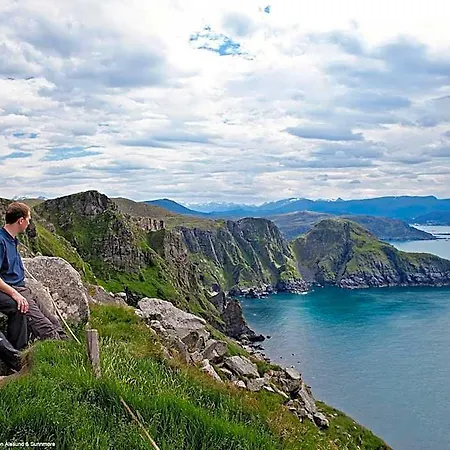 Runde Miljosenter & Opplev Runde فندق Fosnavåg